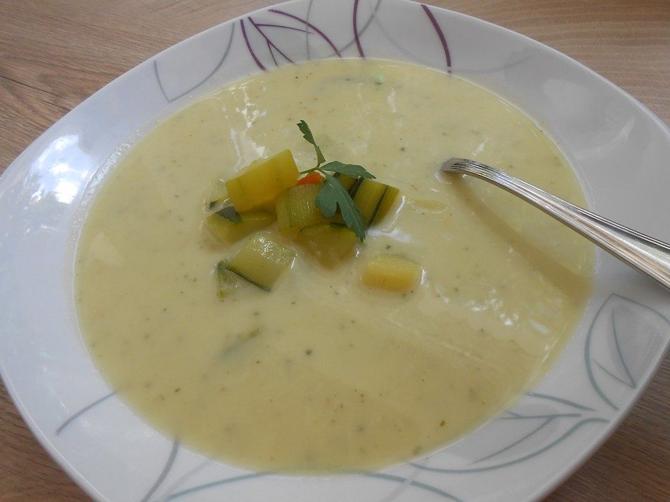 Zucchini-Cremesuppe von Elli K.| Chefkoch