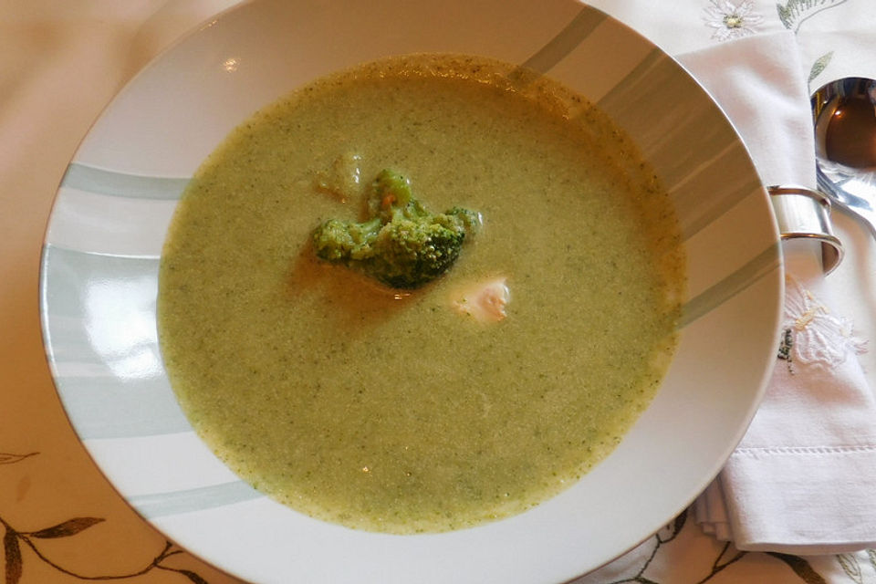 Brokkoli - Frischkäse - Suppe