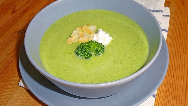 Brokkoli - Frischkäse - Suppe von feuermohn