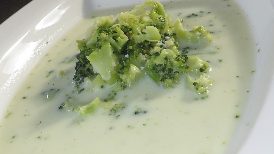 Brokkoli - Frischkäse - Suppe von feuermohn Brokkoli - Frischkäse - Suppe von feuermohn
