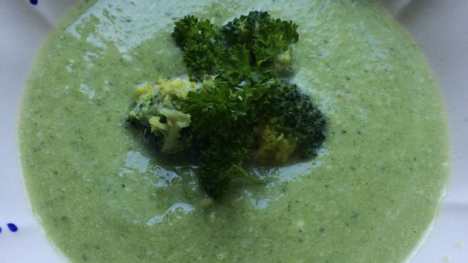 Brokkoli - Frischkäse - Suppe von feuermohn