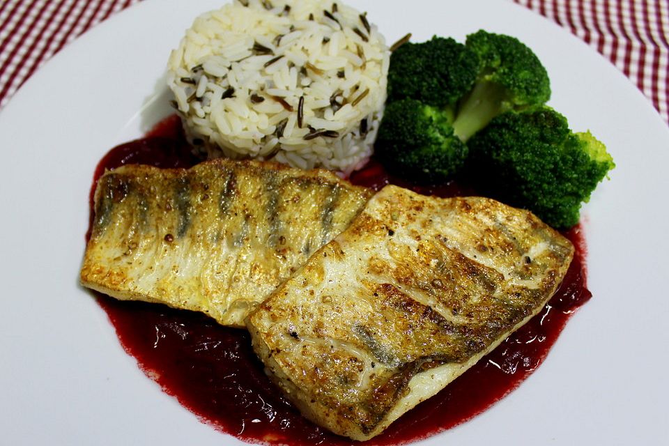 Fisch mit Roter Bete - Sauce