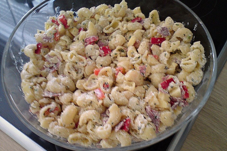 Insalata di Pasta con Asiago e salame Insalata di Pasta con Asiago e salame