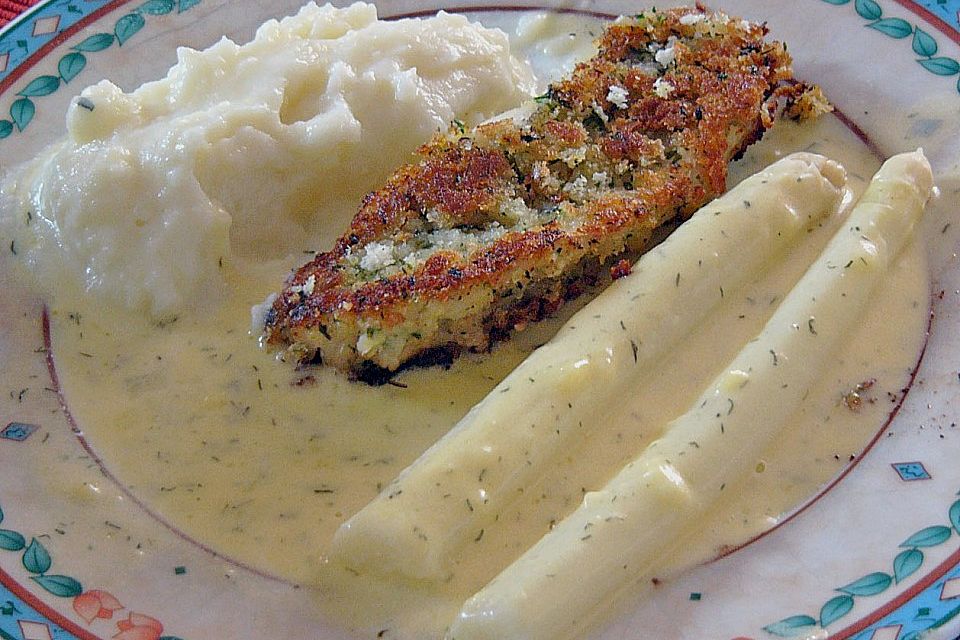 Zanderfilet im Kräutermantel mit Stangenspargel, Dill - Hollandaise und Kartoffelpüree