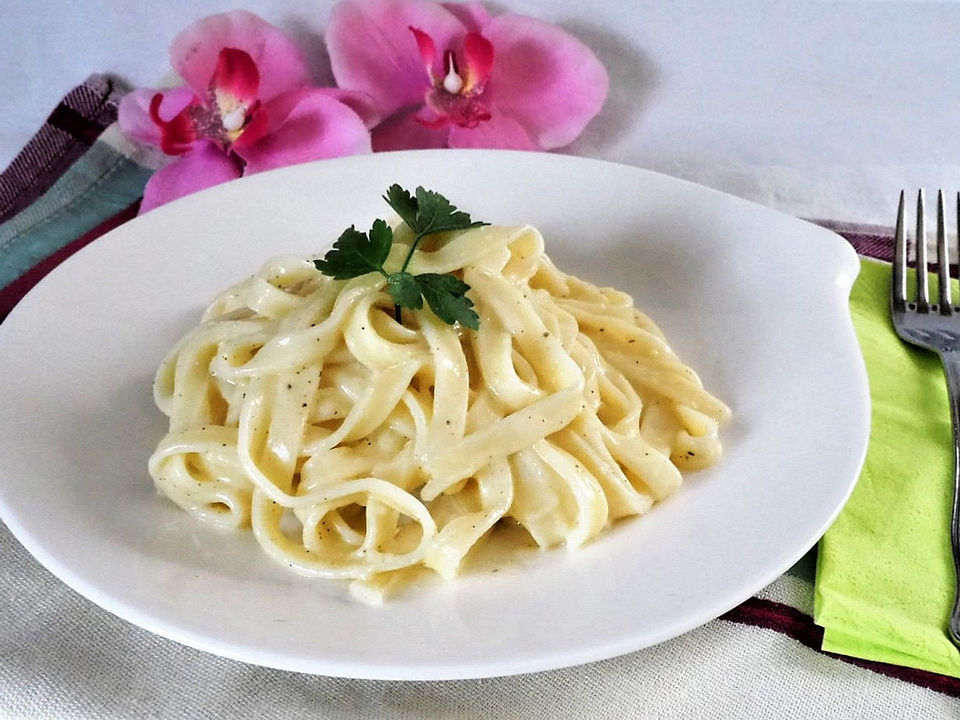 Tagliatelle in Kräuter - Sahnesauce von elkecarola| Chefkoch