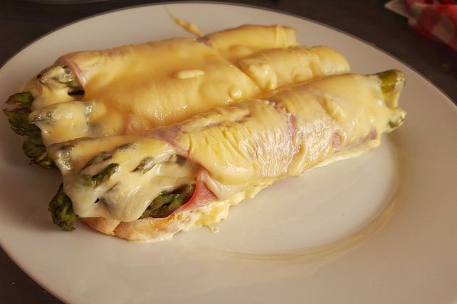 Grüner Spargel, überbacken von martinaleuner| Chefkoch