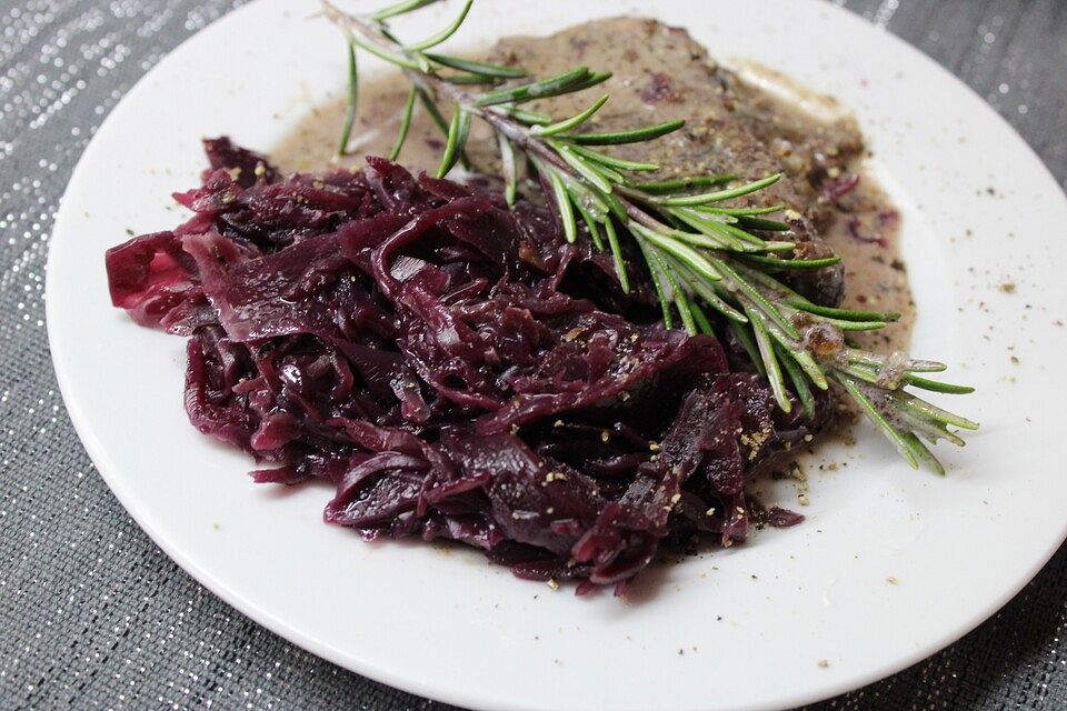 Rotkohl nach Hausfrauenart