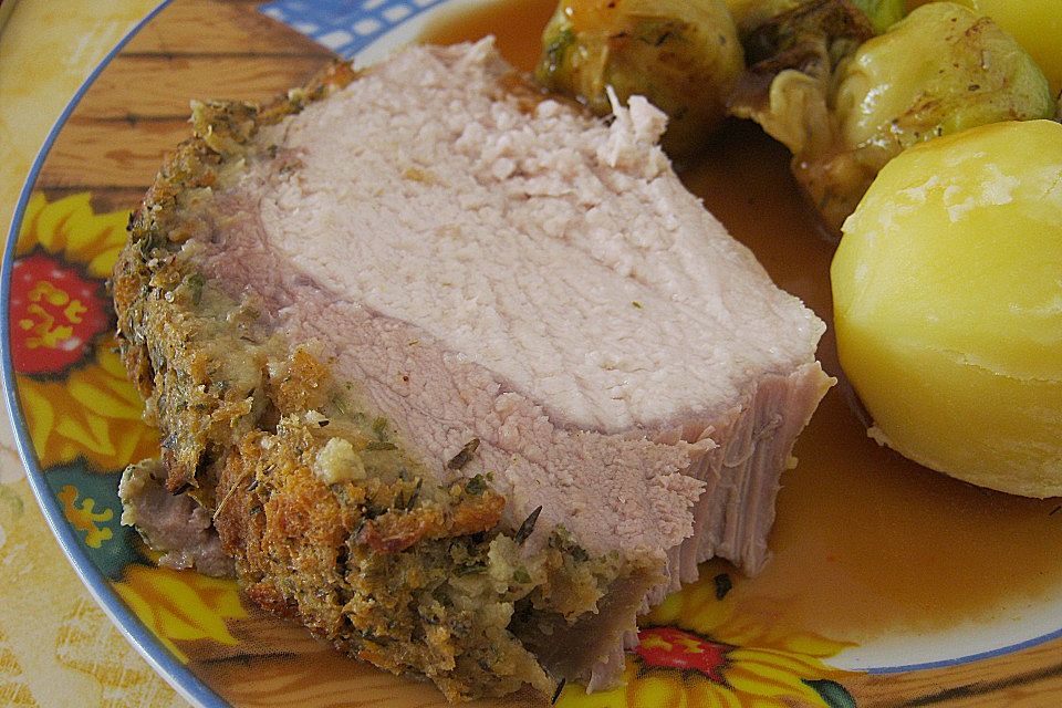 Schweinerückenbraten mit Kräutersenfkruste