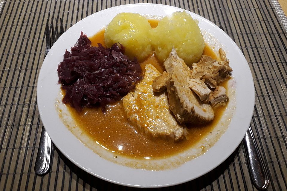 Puten - Sauerbraten mit Rotkraut und Knödeln