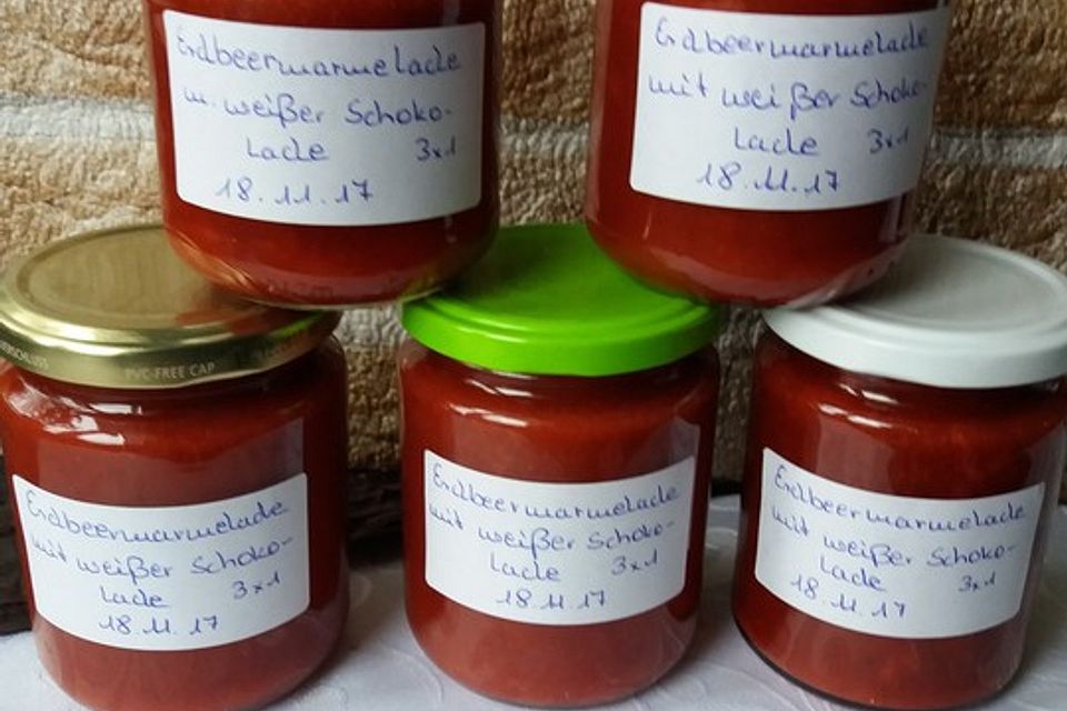 Erdbeermarmelade mit weißer Schokolade