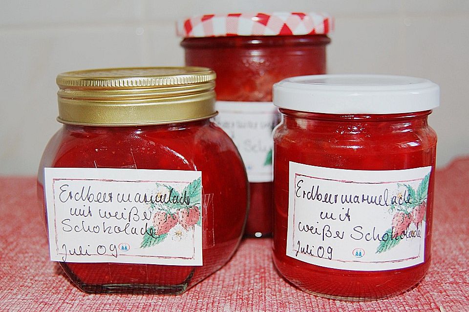 Erdbeermarmelade mit weißer Schokolade