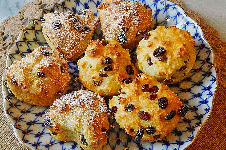 Schnelle Rosinen - Brötchen