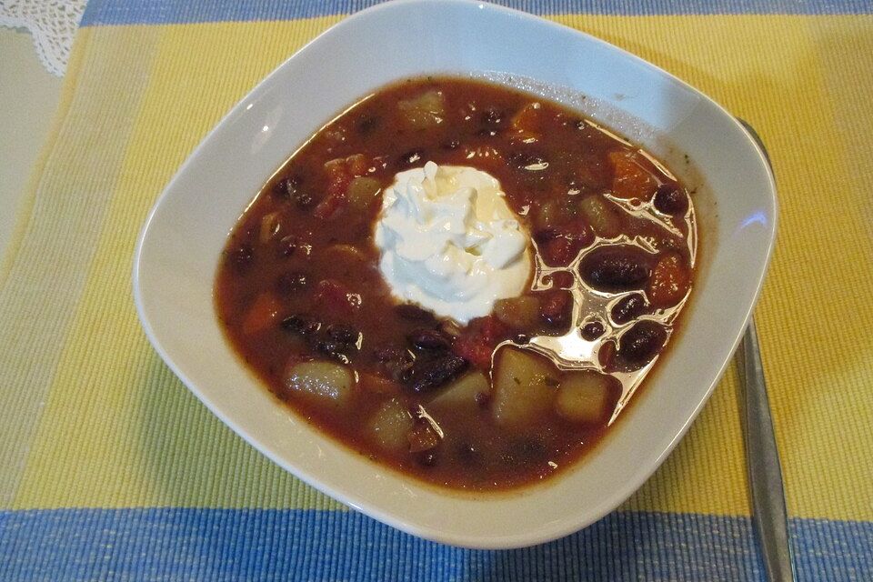 Rote ungarische Bohnensuppe