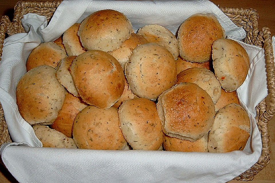 Petras geniale Kräuter - Chili Brötchen