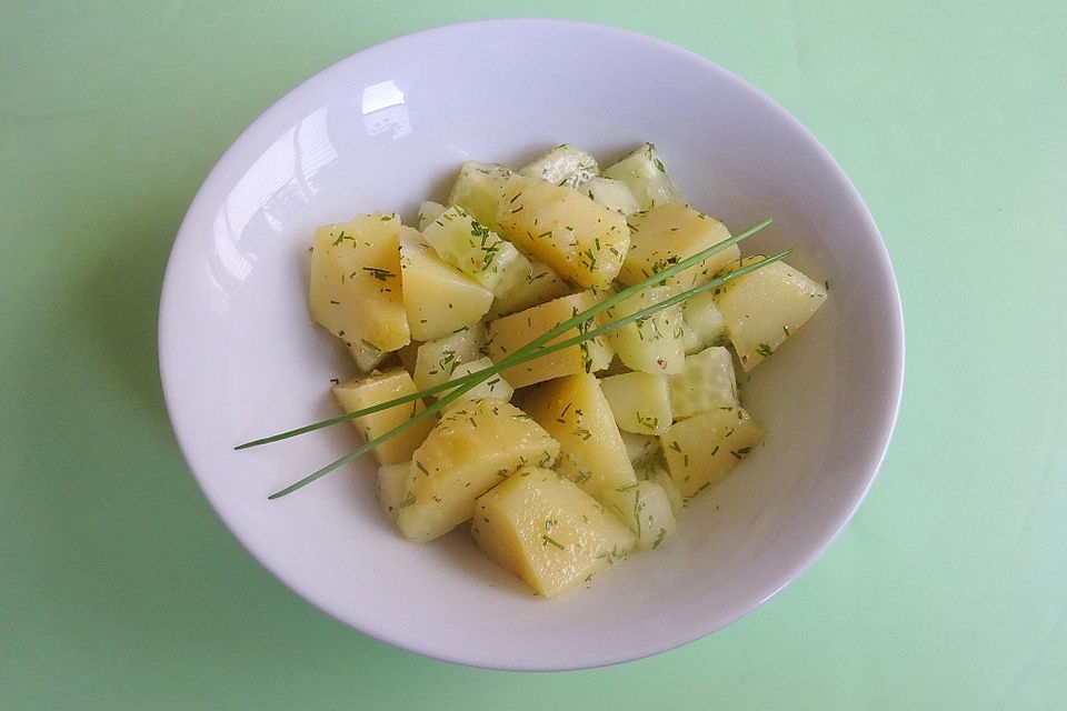 Kartoffel - Gurken - Salat mit Dill