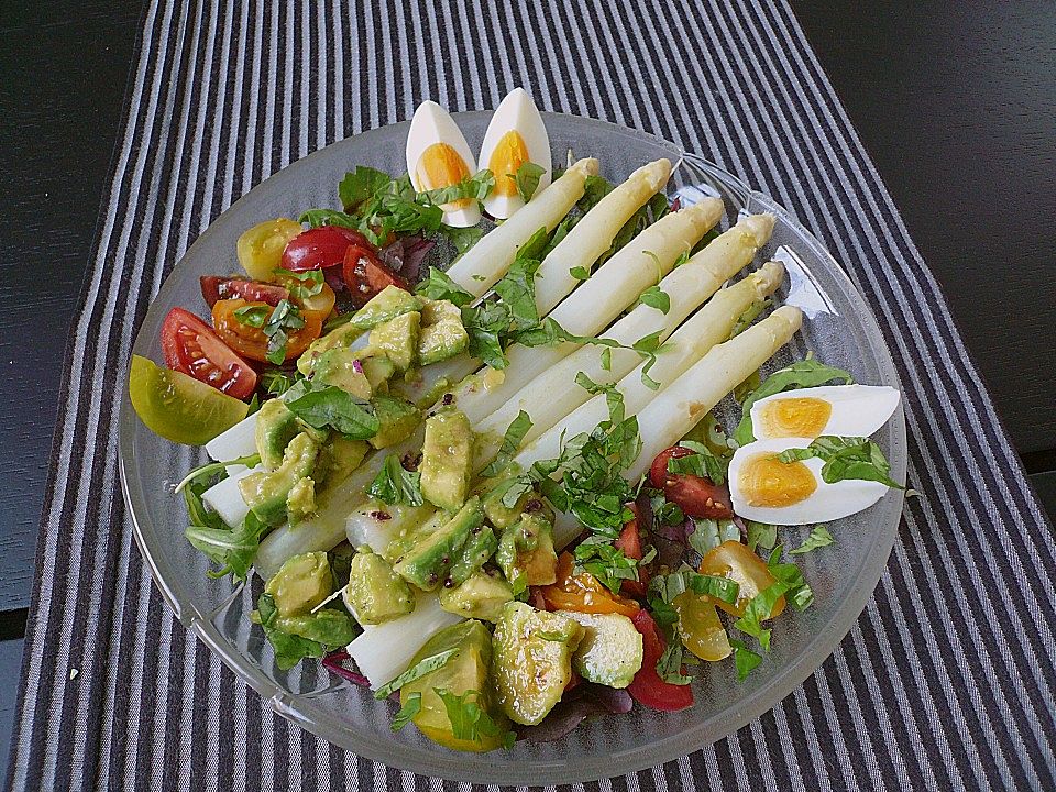 Spargelsalat mit Eiern, Avocado, Tomaten von sia° | Chefkoch