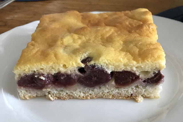 Hildes Kirschkuchen mit Rahmguss von Eisibär| Chefkoch