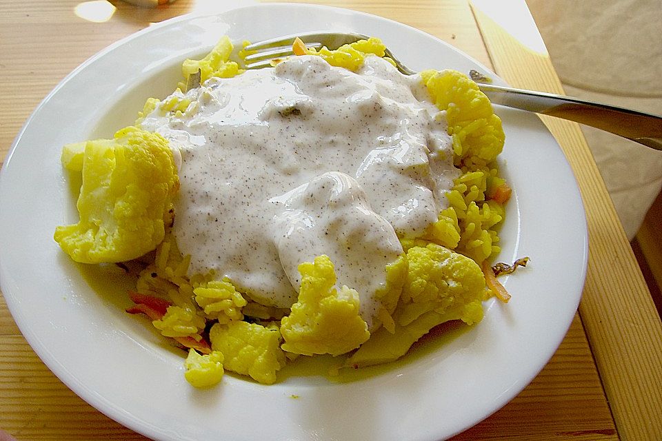 Blumenkohl mit Joghurtsoße und Garam Masala