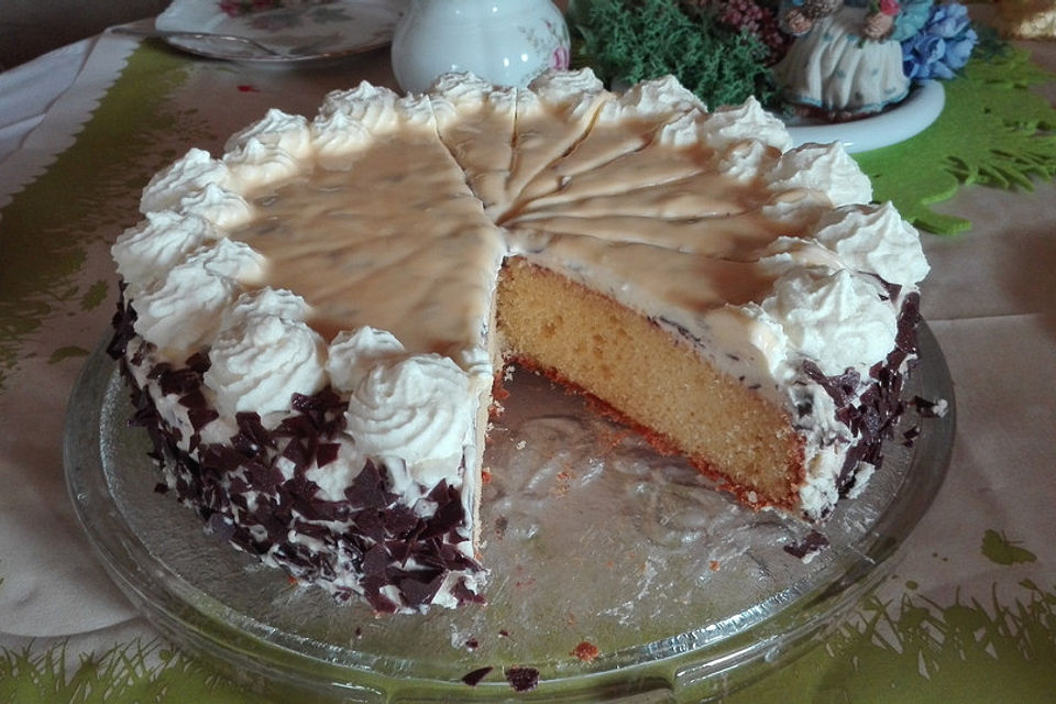 Eierlikör-Stracciatella-Torte