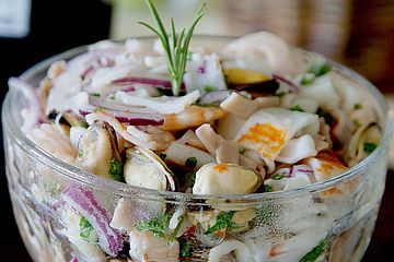 Meeresfrüchtesalat mit Weißweinessig