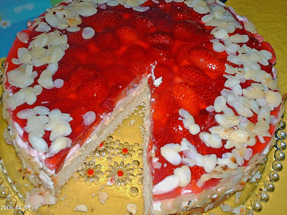 Erdbeer - Frischkäse Torte von Wyrwaa| Chefkoch