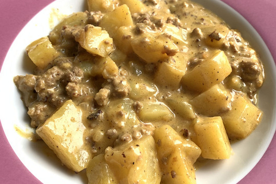 Kartoffel - Hack - Auflauf in Curry - Käsesosse