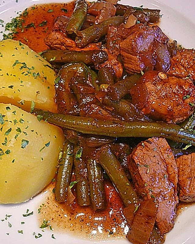 Bulgarische grüne Bohnen mit Fleisch