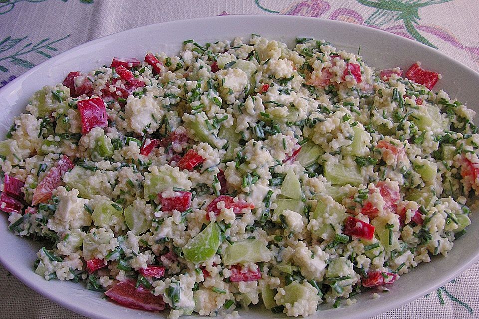 Couscous - Salat mit einer frischen Zitronen - Joghurt Sauce