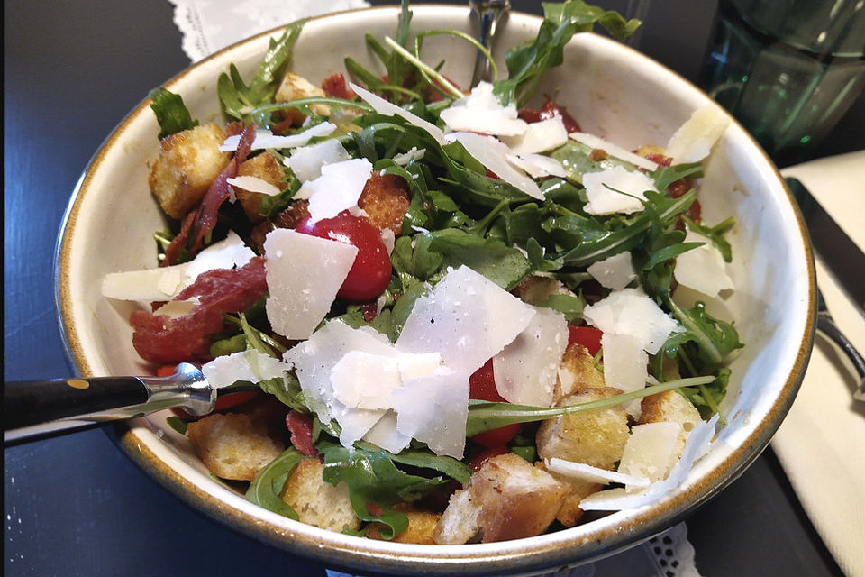 Italienischer Brotsalat