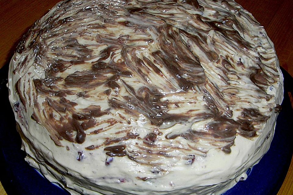 Steirische Preiselbeer - Kürbiskernöltorte