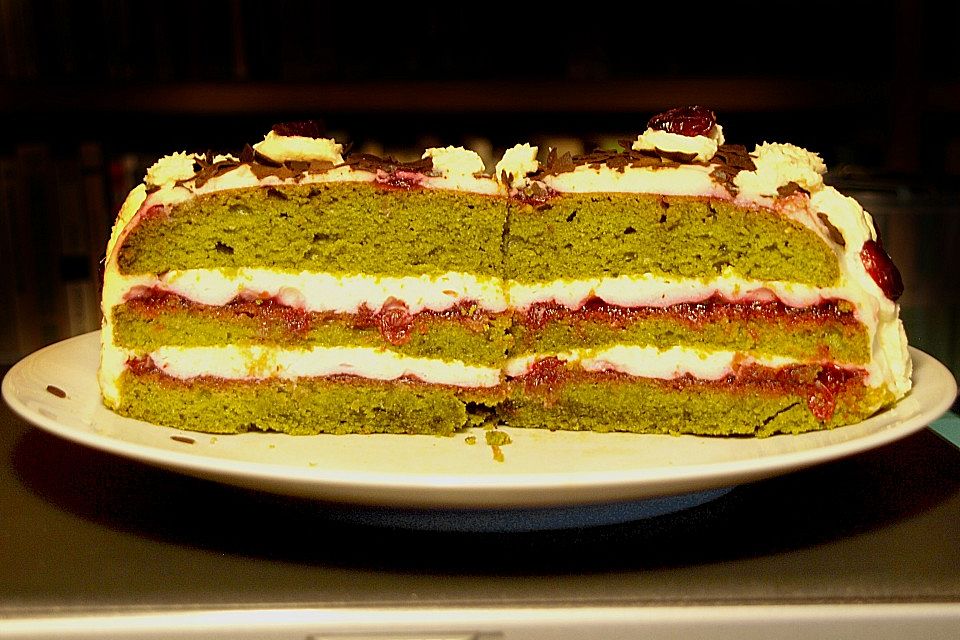 Steirische Preiselbeer - Kürbiskernöltorte