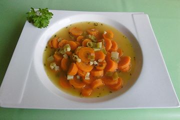 Möhren - Orangen - Suppe mit Thymian
