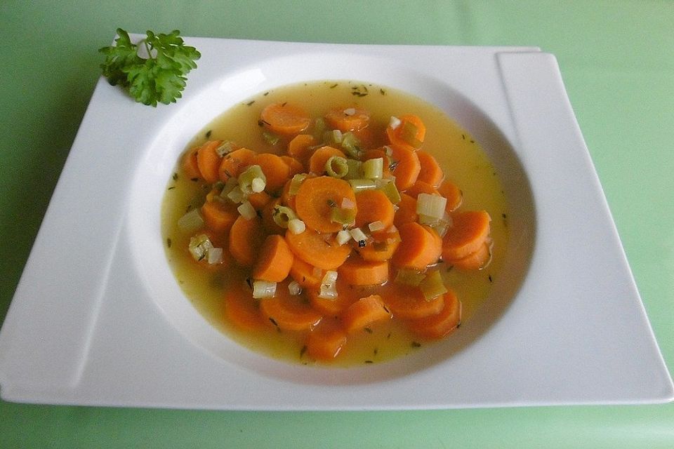 Möhren - Orangen - Suppe mit Thymian