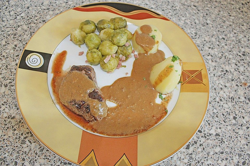 Filetsteaks sauté in Champignon - Sahnesauce