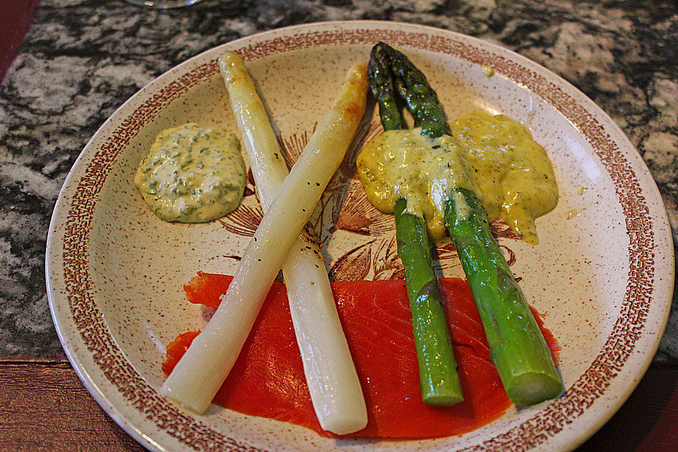 Spargel mit Kerbel - Orangen - Sauce