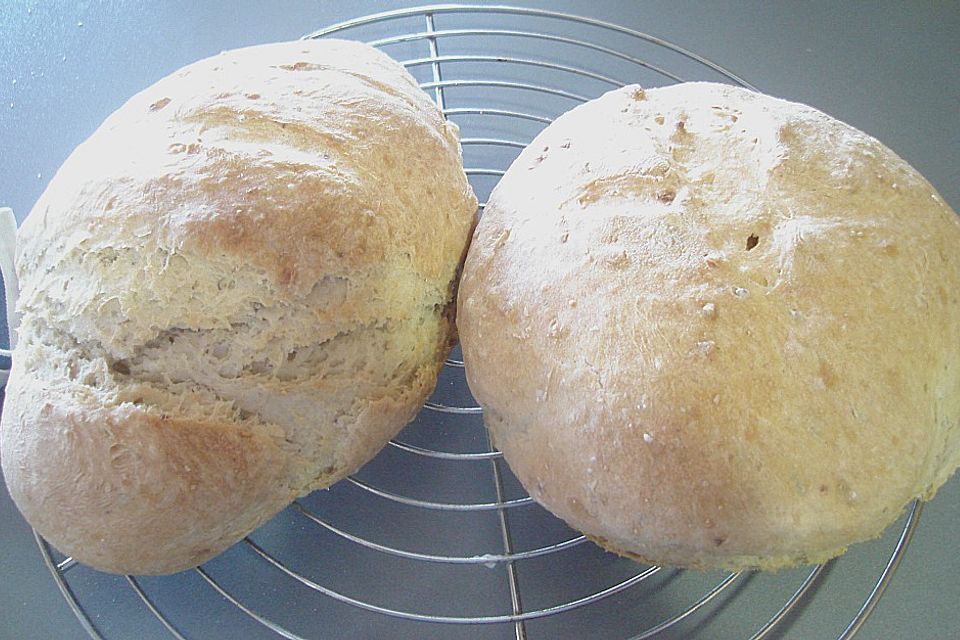 Kleines Brot, Baguette oder Brötchen