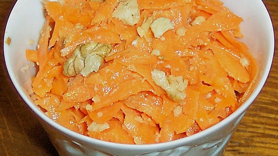 Karottensalat mit Walnüssen von Birgitanius Karottensalat mit Walnüssen von Birgitanius