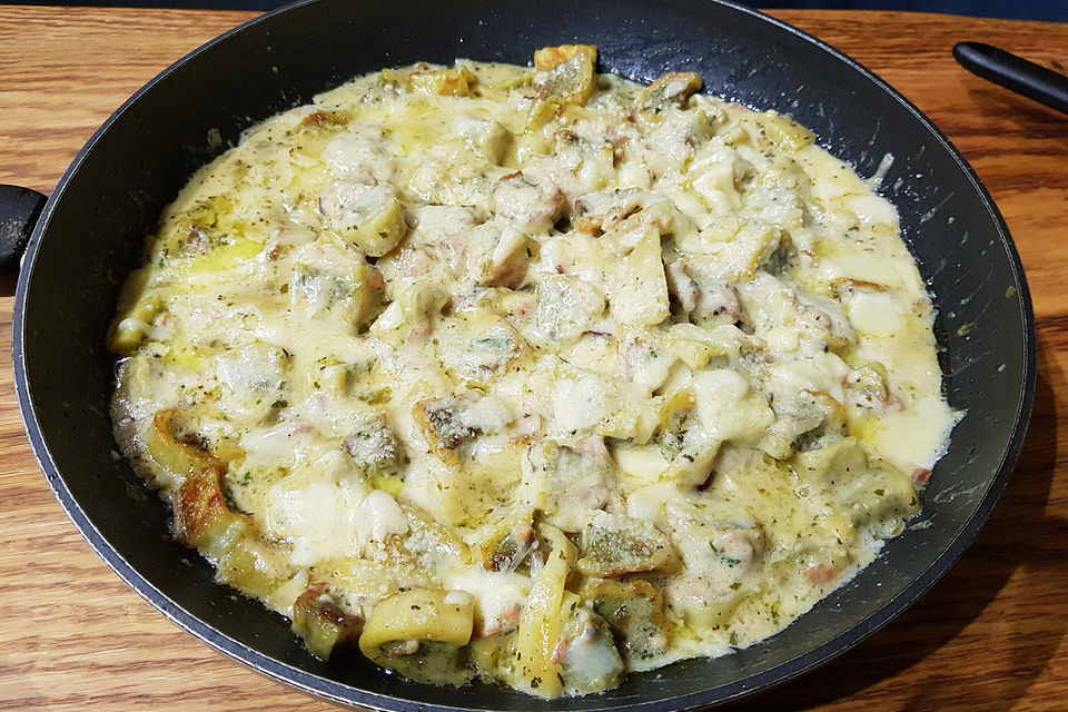 Maultaschen mit Käse-Sahnesauce