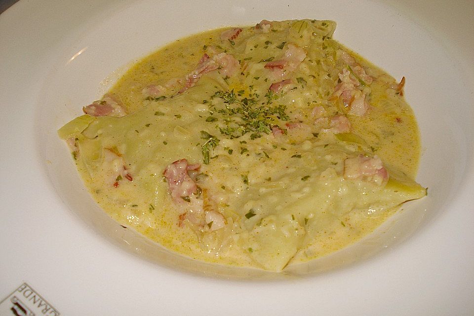 Maultaschen mit Käse-Sahnesauce