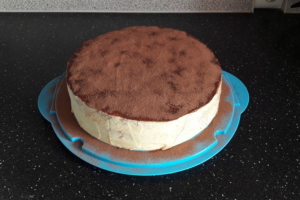 Schnelle Tiramisu - Torte mit Kirschen