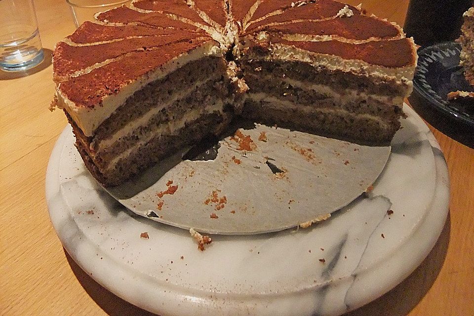 Schnelle Tiramisu - Torte mit Kirschen