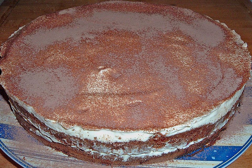 Schnelle Tiramisu - Torte mit Kirschen