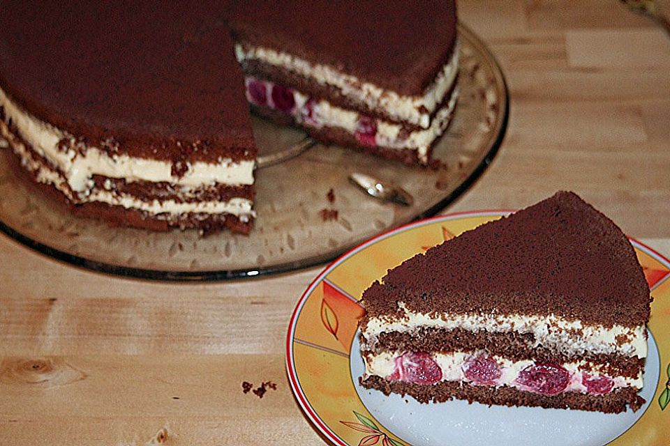 Schnelle Tiramisu - Torte mit Kirschen