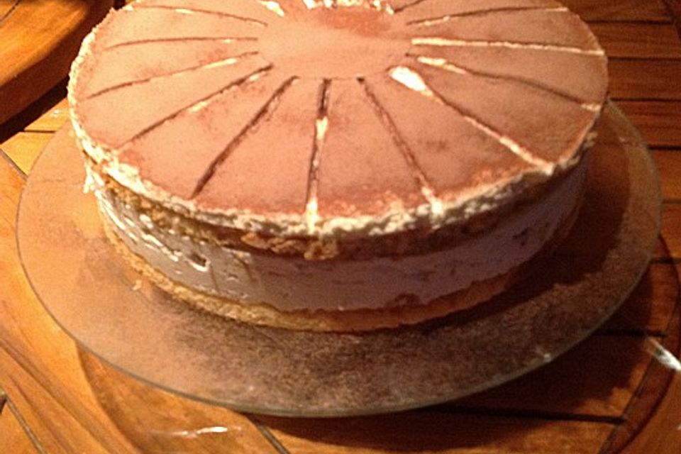 Schnelle Tiramisu - Torte mit Kirschen