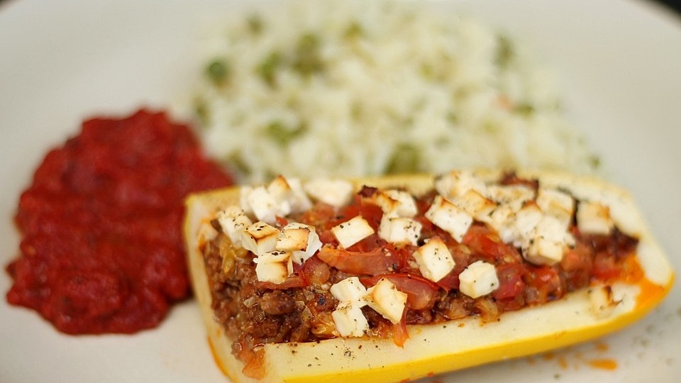 Gefullte Zucchini Mit Hackfleisch Und Fetakase Von Ploschi01 Chefkoch