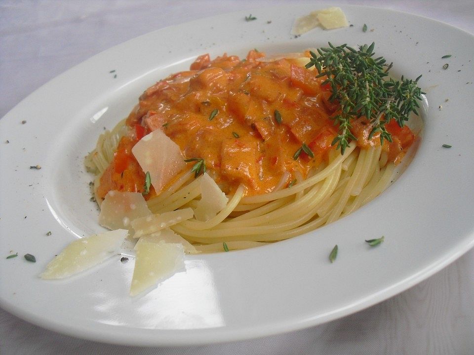 Spaghetti mit Paprika - Rahm - Sauce - Kochen Gut | kochengut.de