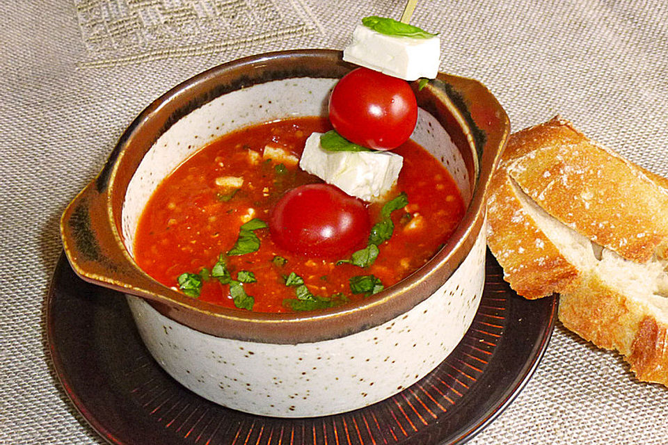 Tomaten-Hirse-Suppe mit Feta