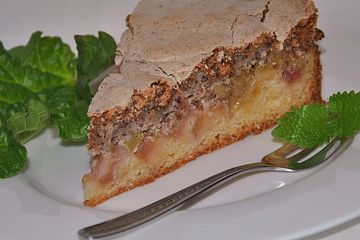 Rhabarberkuchen mit Nussbaiser