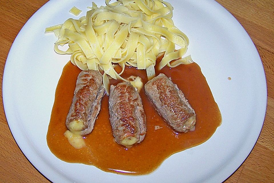 Konny's gefüllte Schweinefiletröllchen am Spieß Konny's gefüllte Schweinefiletröllchen am Spieß