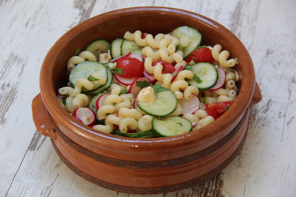 Pasta - Salat mit Mozzarella